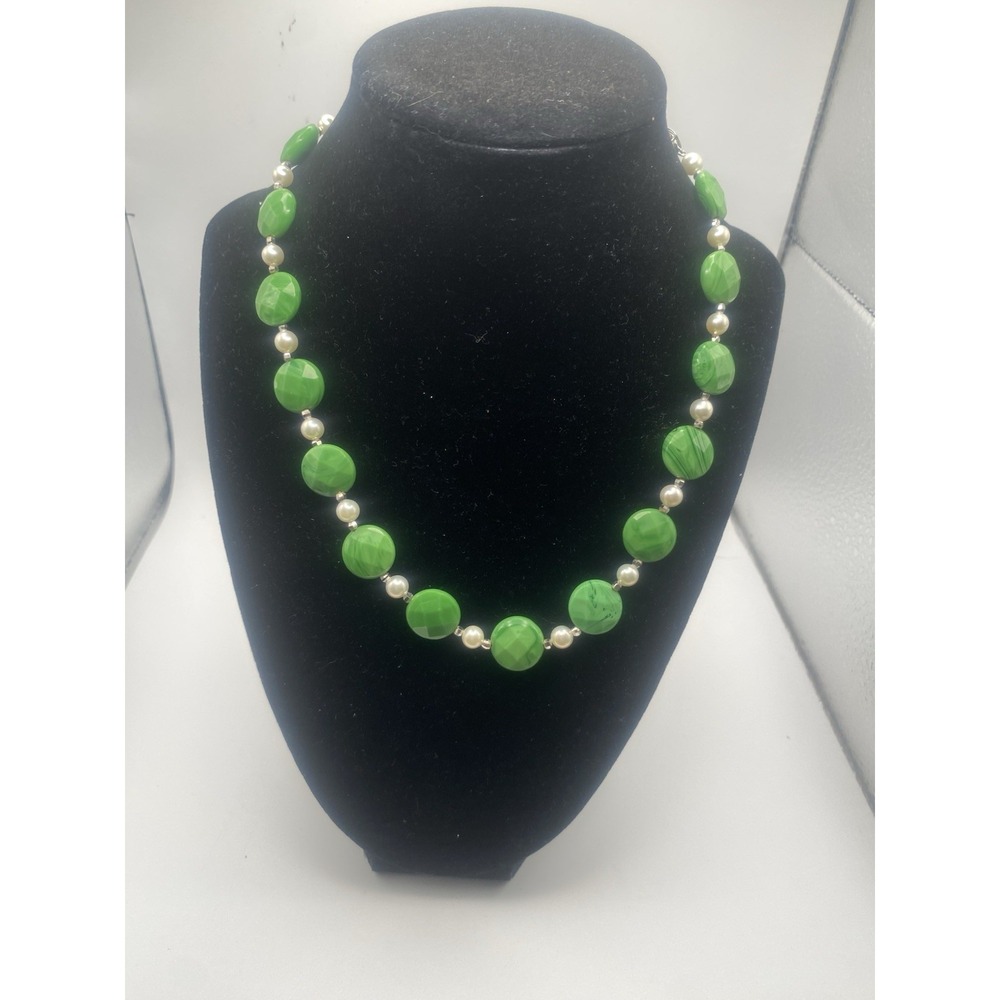 Green Coin Beads With Faux Pearl Divider Necklace 18'
